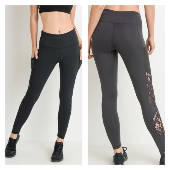 ✅Black Active Yoga Leggings with Floral Mesh - Picture 2 of 2
